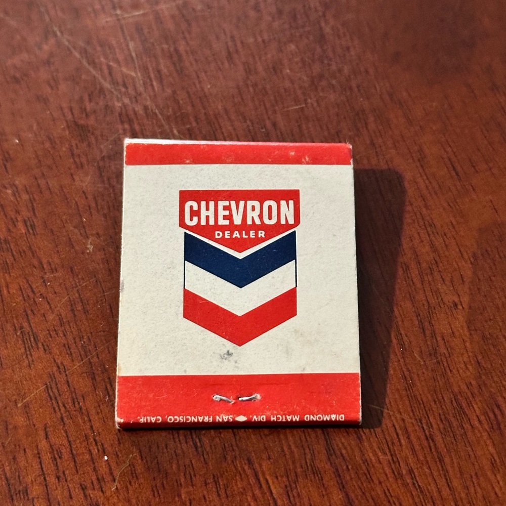 Vintage Matchbook Chevron Dealer Gas Station Curve In Delano California USED